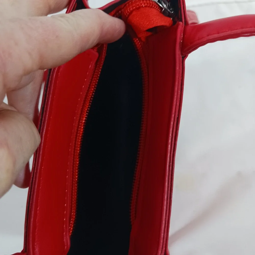 Unbranded Quilted Crossbody Bag Womens Small Red Excellent Padded Square Satchel